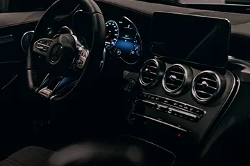 Αξεσουάρ αυτοκινήτου mercedes σε συνεργείο στο Περιστέρι